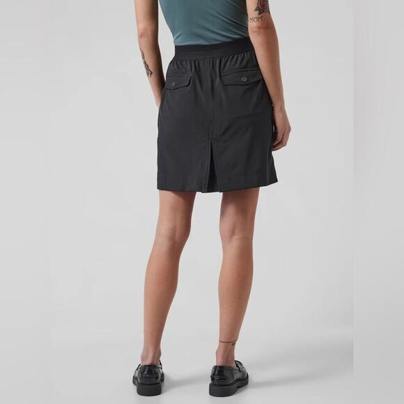 Athleta Black VIENNA CARGO SKORT Size 0 - Picture 4 of 11